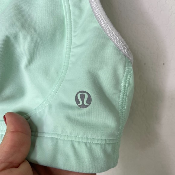 Lululemon Ta Ta Tamer III Bra in Mint Green size 34D - Picture 4 of 7